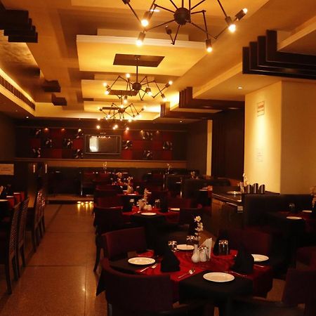 Hotel Parbhat Inn Panchkula Dış mekan fotoğraf